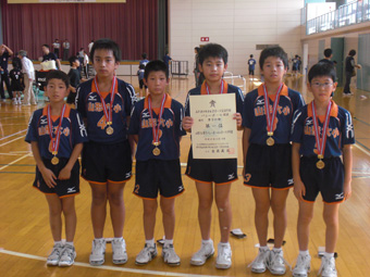 山形六小男子バレーボールスポーツ少年団のチーム写真