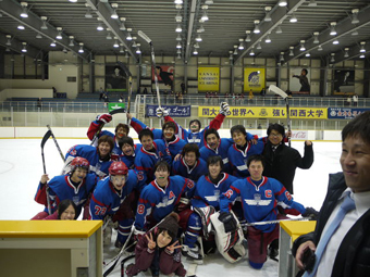 大阪市立大学　体育会アイスホッケー部のチーム写真